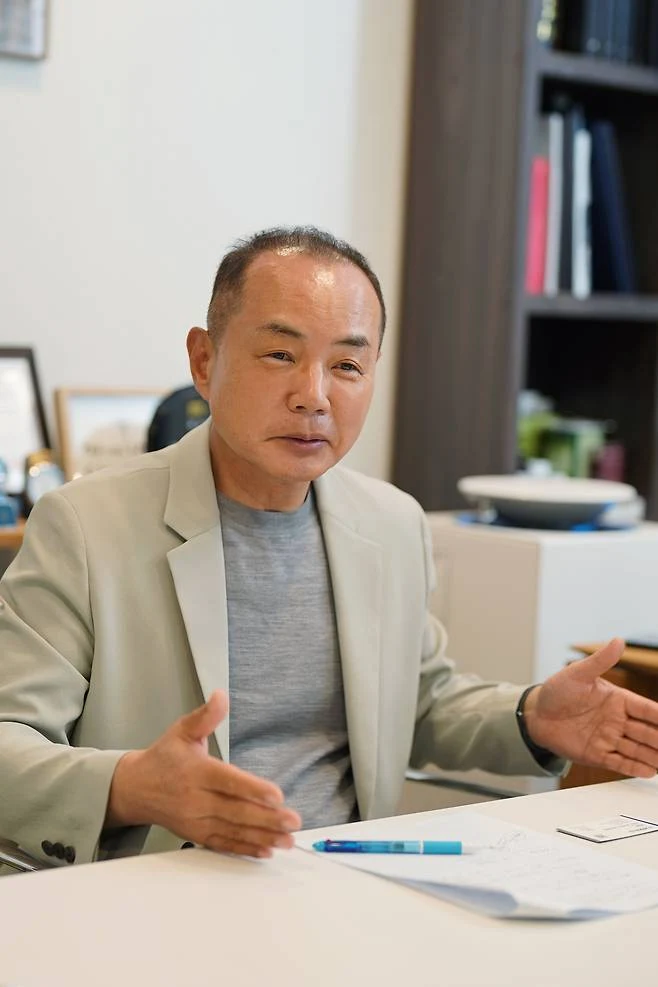 김진국